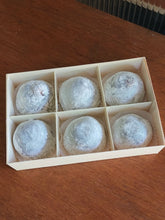 Load image into Gallery viewer, Ichigo Daifuku いちご 大福 (6 pcs)